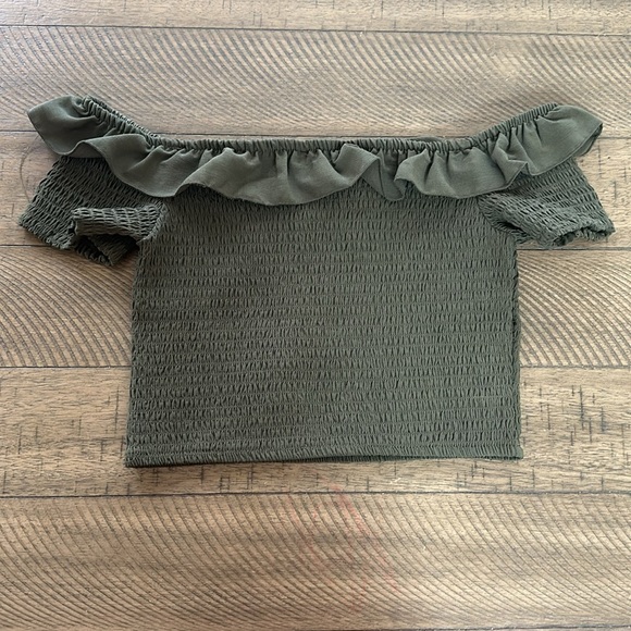 Haute Monde Ruffle Off The Shoulder/Boat Neck Top size small - Picture 4 of 4